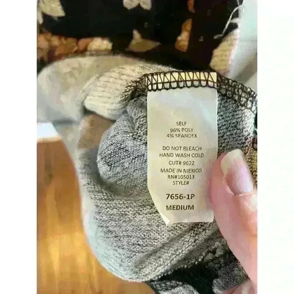 Andree by Unit Floral Sweater Dress, size M - Picture 5 of 7